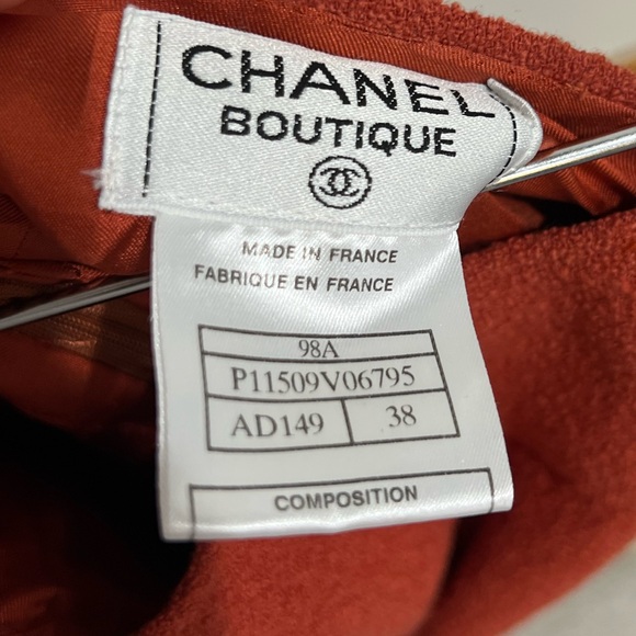 VINTAGE CHANEL BOUTIQUE Wool Blazer & Skirt Set – Size 38 (1998 Collection) - Picture 7 of 8